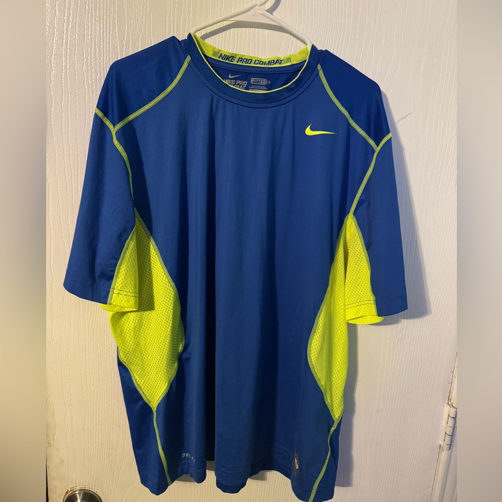 NIKE Pro Combat Dri-Fit Fitted Tshirt
